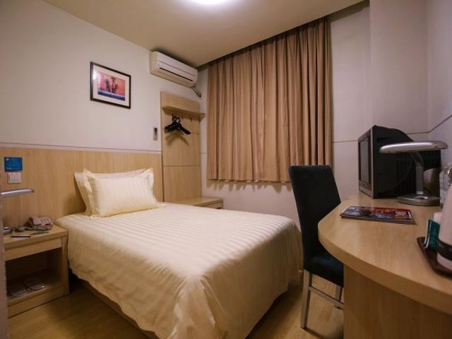 Jinjiang Inn Shanghai Oriental Pearl Tower Екстер'єр фото